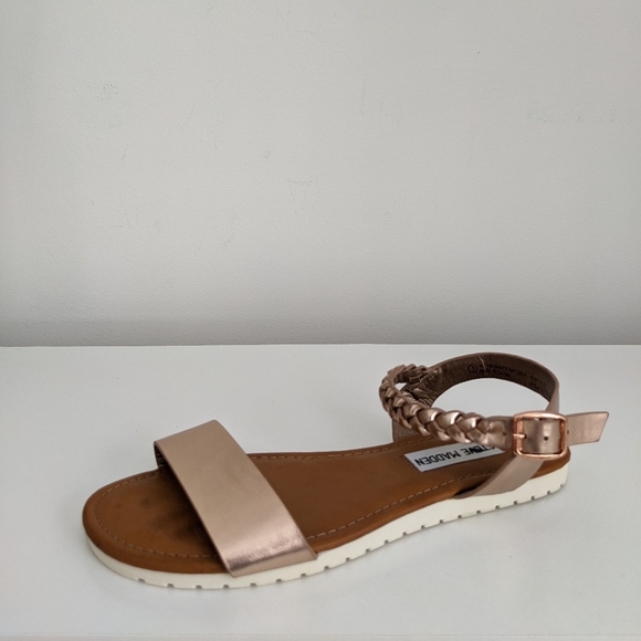 STEVE MADDEN Sandals - Picture 9 of 11